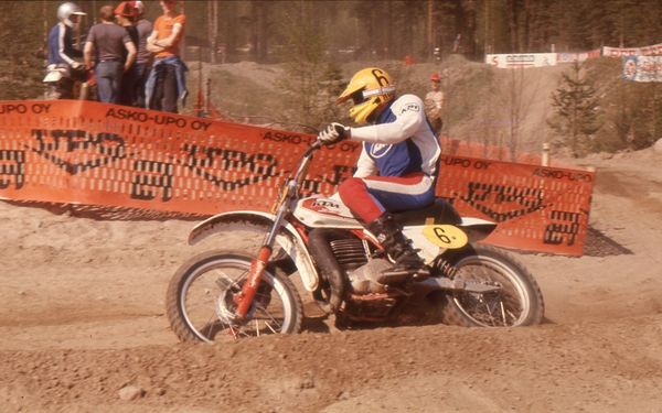 Jaak van Velthoven Ruskeasanta 1978